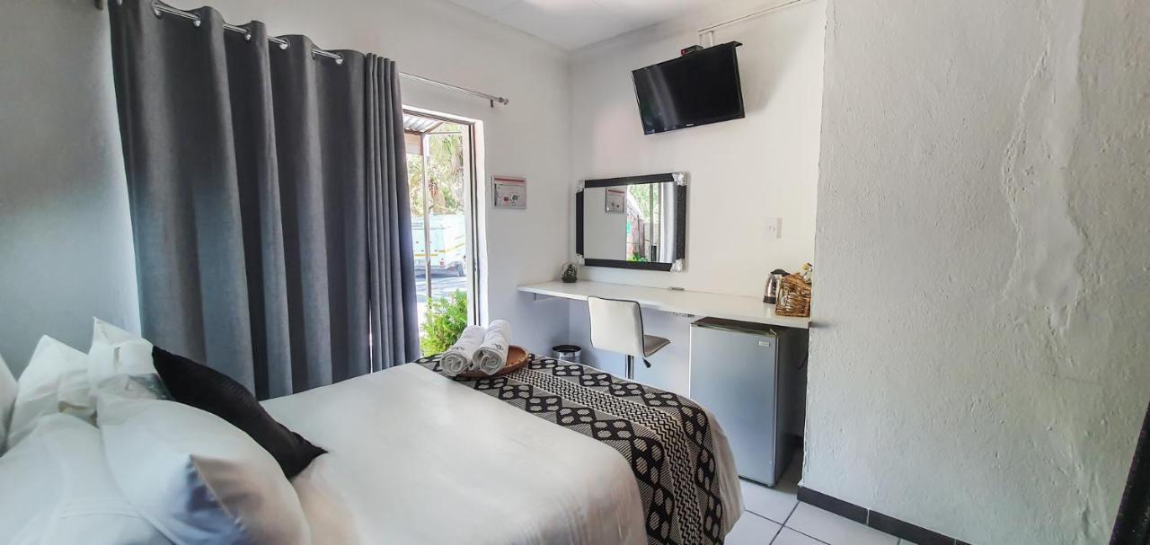 Mbs Guest House Lephalale エクステリア 写真
